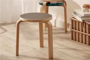 O NOME DELE É STOOL 60